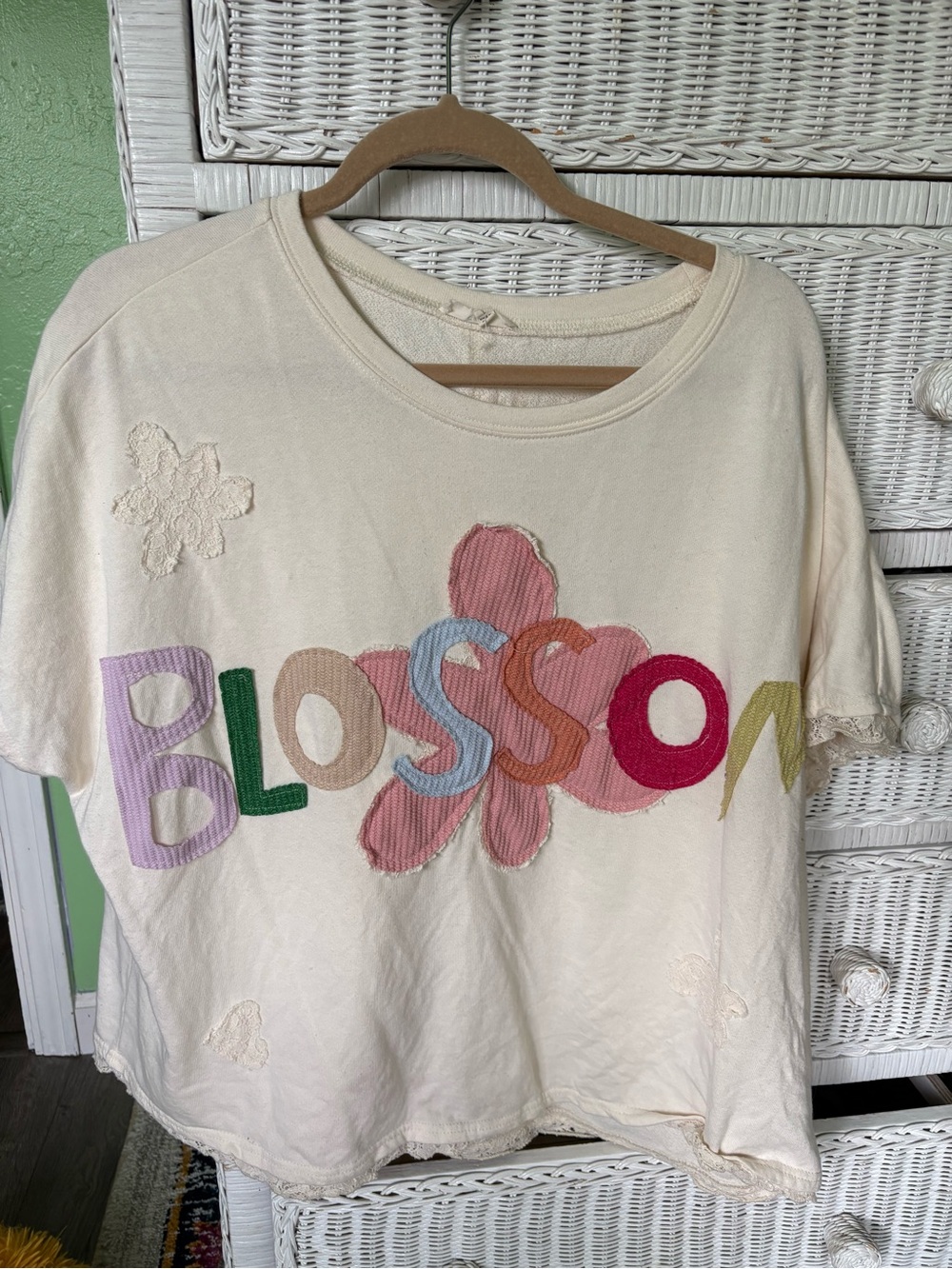 easel Cream Short Sleeve Tee with Multicolor BLOSSOM Appliqué